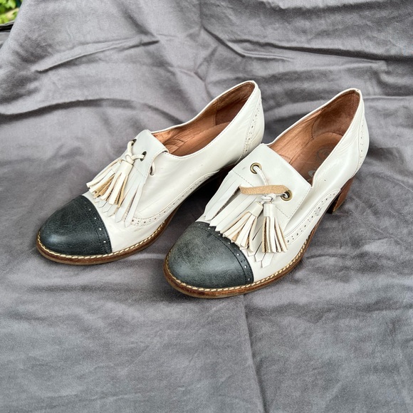 Jeffrey Campbell tassel loafer - Picture 2 of 8